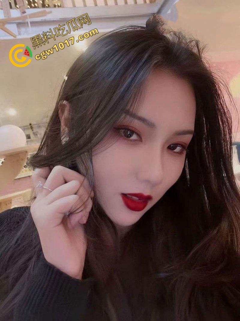 南航校花【罗诗涵】现实版“少女升职器”！纯洁外表下欲望横流，肉体和心灵都被大鸡巴彻底征服，为升职甘做领导肉便器！  第1张