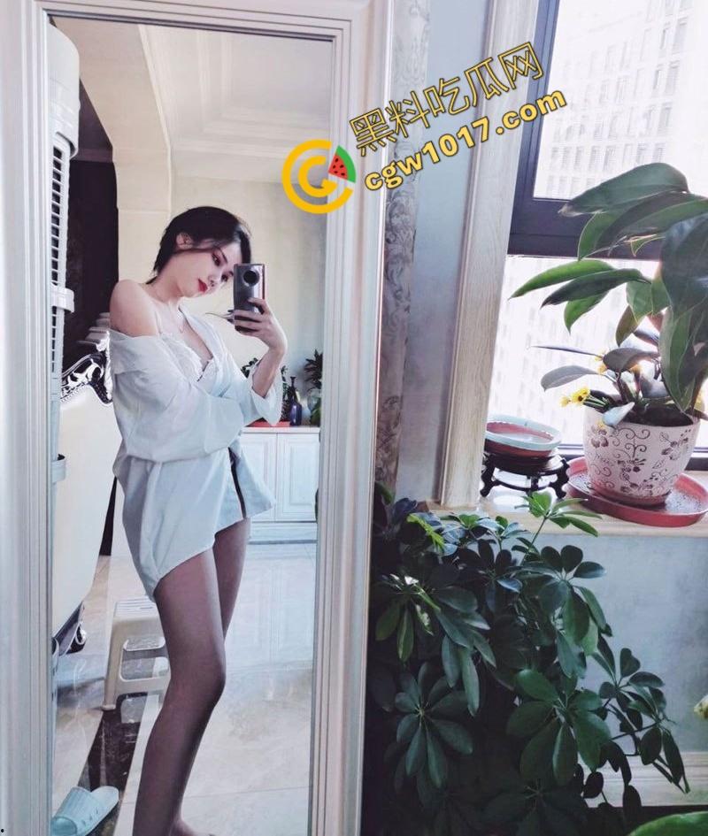 南航校花【罗诗涵】现实版“少女升职器”！纯洁外表下欲望横流，肉体和心灵都被大鸡巴彻底征服，为升职甘做领导肉便器！  第2张