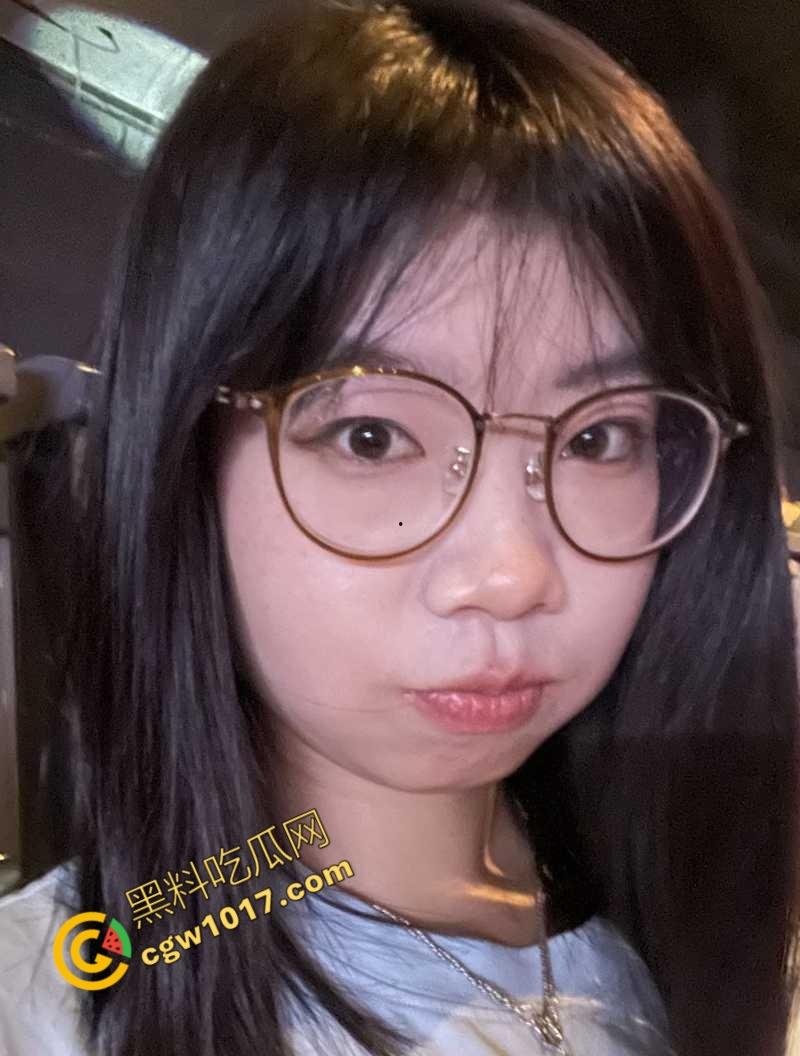 海南大学爆炸性大新闻！清纯校花秒变顶级风骚尤物，裸露全裎，口交吞精，浴室激战全程曝光，疯狂资源瞬间引爆网络！  第2张