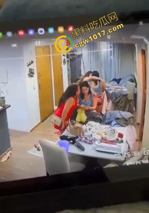 国外真实家暴！男人狂殴老婆，砸晕后仍不放手！惨不忍睹的家庭录像惊爆网络！  第3张