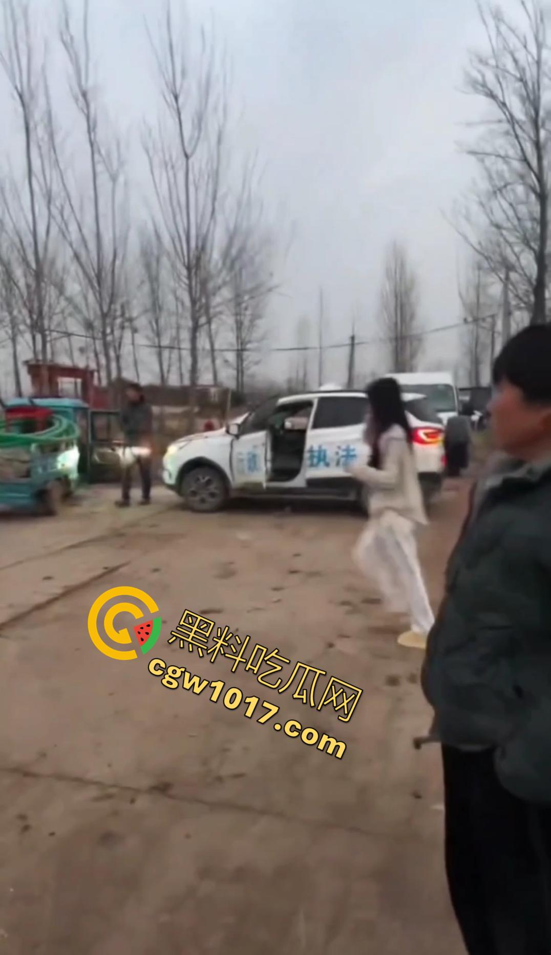 安徽亳州赵桥乡爆炸惨案只因为村名非法烟花销毁失控造成！卢天庙小学附近的建筑坍塌受损不一 造成4人重伤！  第2张