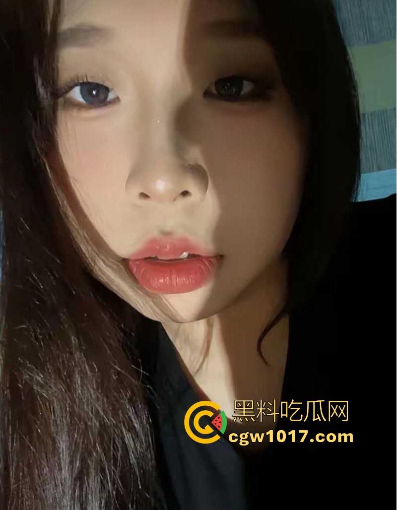 河北极品巨乳女友【林美慧】翘臀细腰奶子挺，劈腿露穴夹紧肉棒，脸穴同框日常骑乘榨精，没人能在她手上活过4分钟！  第4张