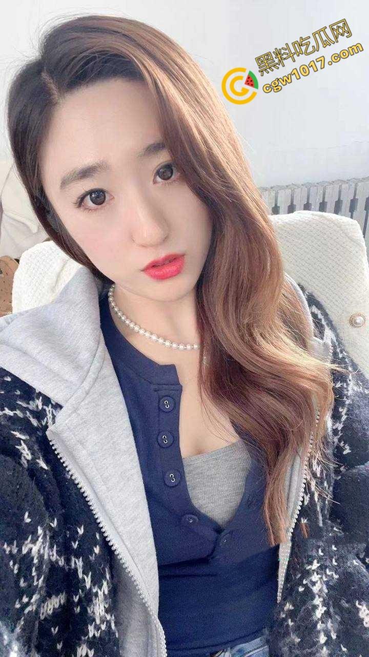 沈阳豪乳少妇【邓佳蕾】的淫荡诱惑：3P狂欢，狗绊式狂操，汁水四溅，欲仙欲死，疯狂放纵！  第9张