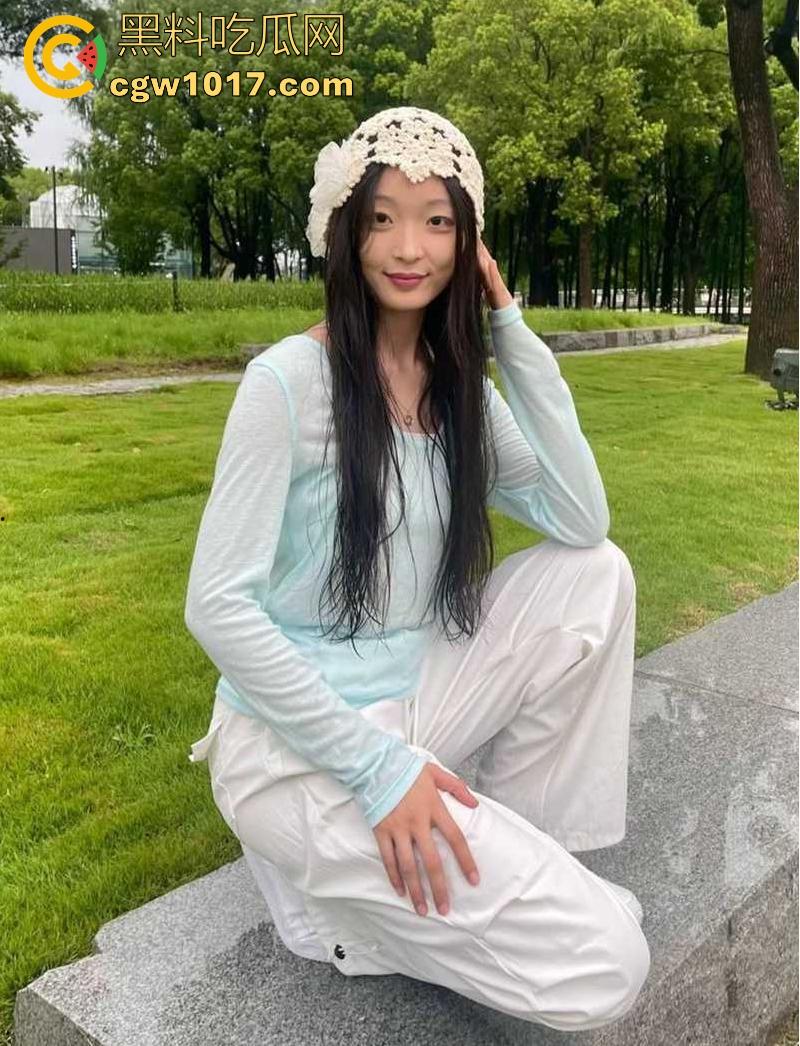 广东海洋大学极品24级系花【李晓芸】不雅视频遭前男友曝光，极品模特身材，各种蹶臀挨操，扶墙猛插淫荡的一批！  第5张