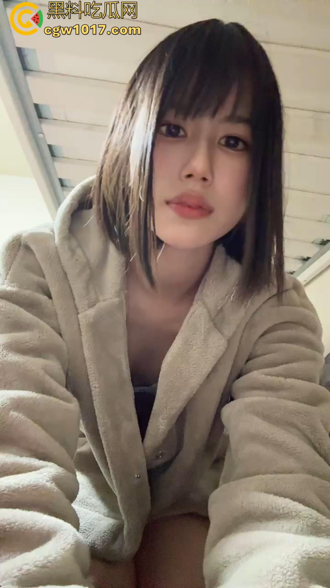 沈阳职高【刘思涵】在宿舍跟金主爸爸网调！抠逼揉奶掰穴特写，不再是别人的白月光 她已经变成了金主专属母狗！  第6张