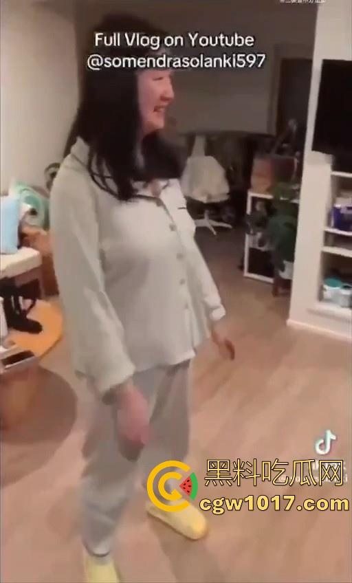 黑人时代已经过去，现在印度人才是顶流！中国妻子贴心呵护印度老公，连爸妈也带回到中国，巴西牛排变异啦！  第7张