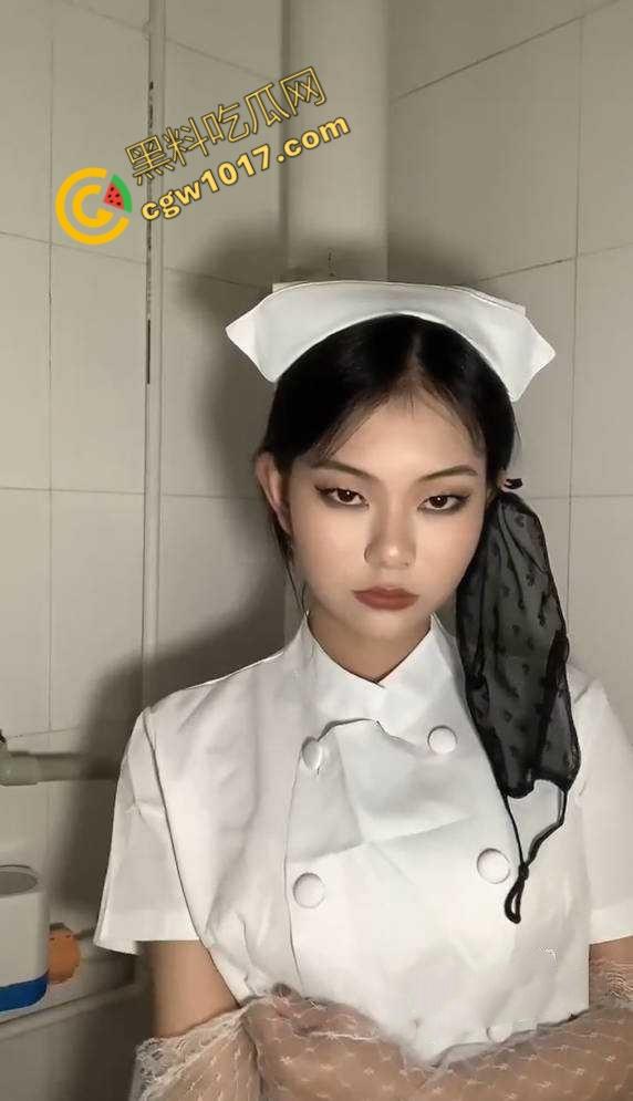 广西护士学院【蒋郡怿】露骨勾魂视频流出！母狗口交技巧炫目，高潮连连，激情四射，性爱画面刺激到爆炸！  第1张