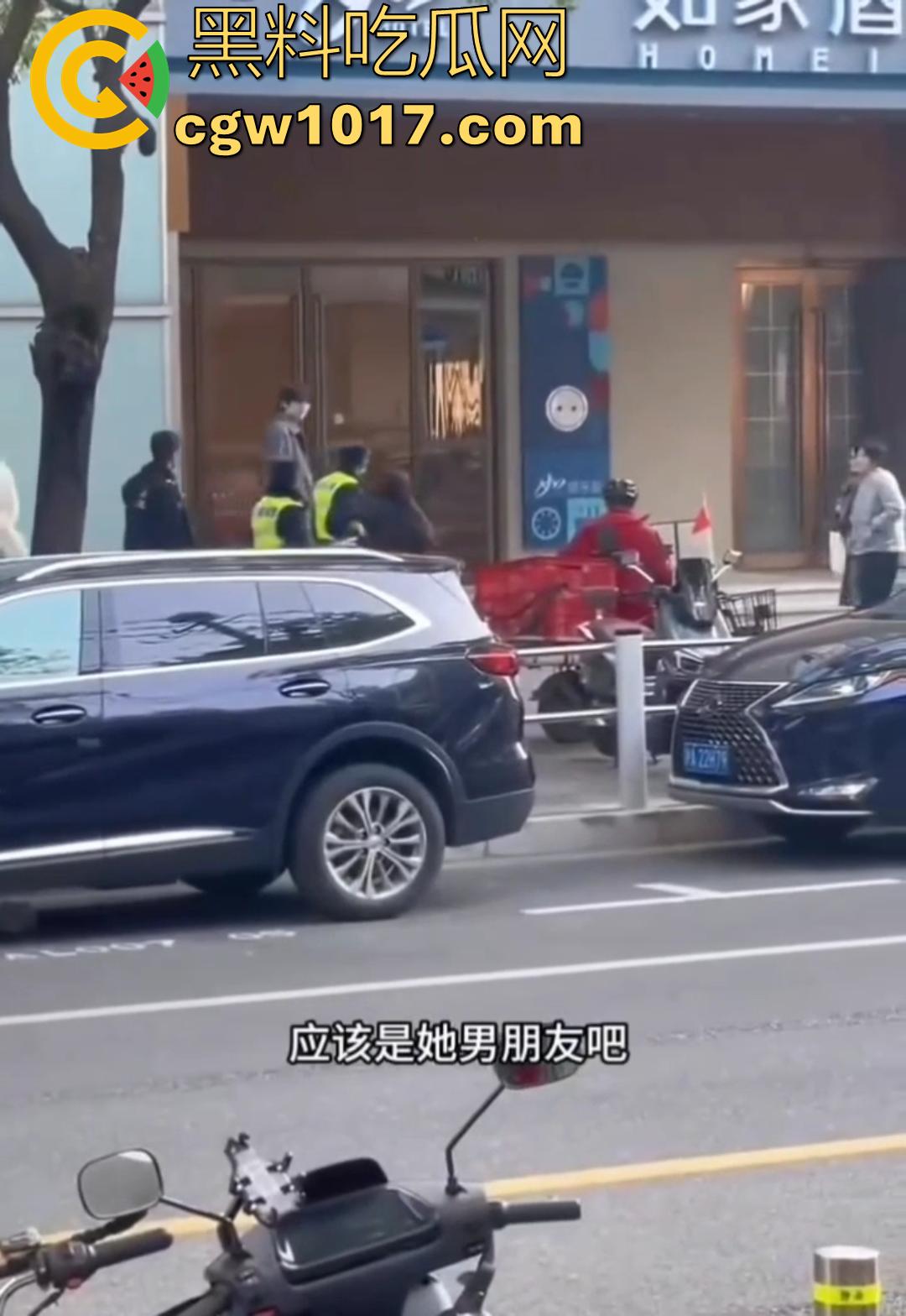 大型捉奸现场视频曝光 女友谎称跟朋友吃饭 实则出去酒店开房上钟 男友捉奸当场报警有人卖淫大义灭亲！  第6张