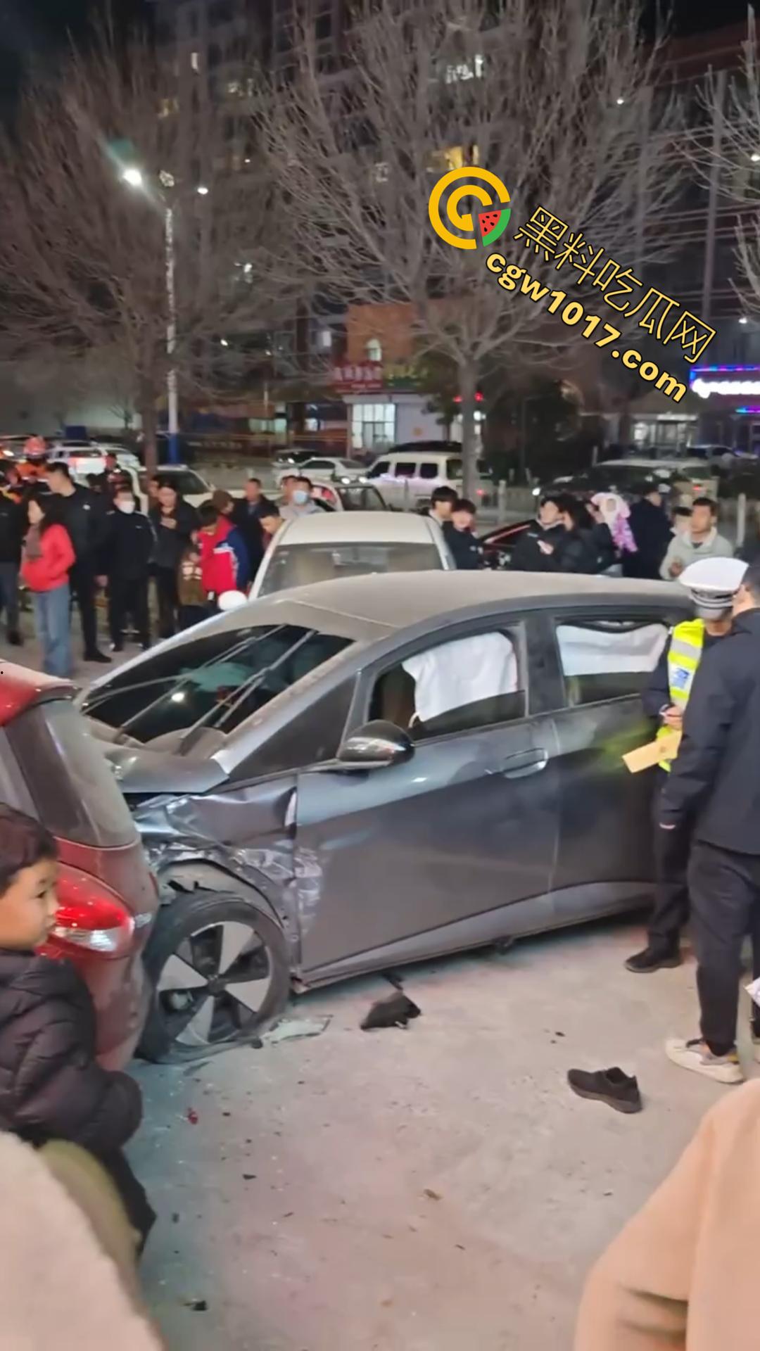 山东济南紫菜包饭店车祸事件曝光 再现【我爸是李刚】醉酒司机撞飞店主 现场血肉模糊 热搜两小时被全网封禁！  第3张