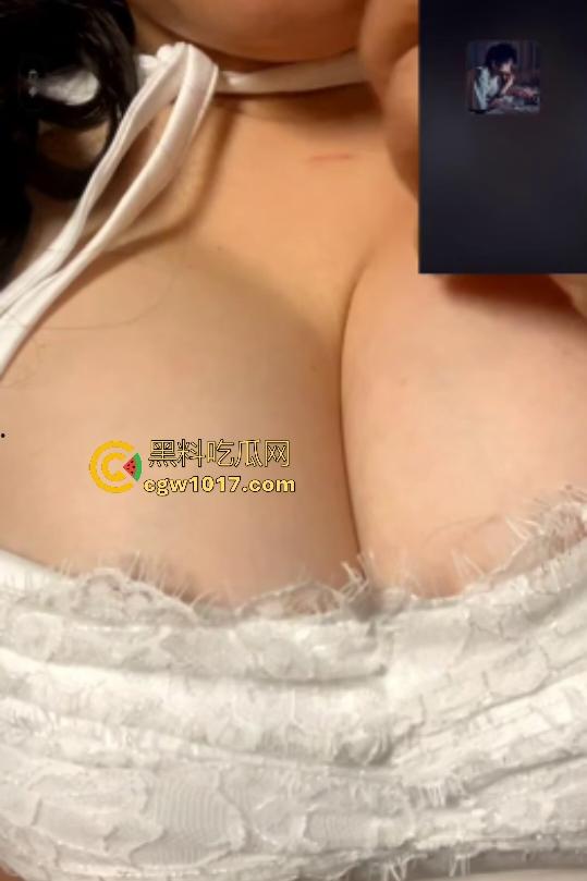 抖音斯文钢琴老师【乐尽奇妙】，白天教琴优雅端庄，晚上开双视角会议，翘屁股勾金主，不仅钢琴弹得好，跳舞也不错！  第2张