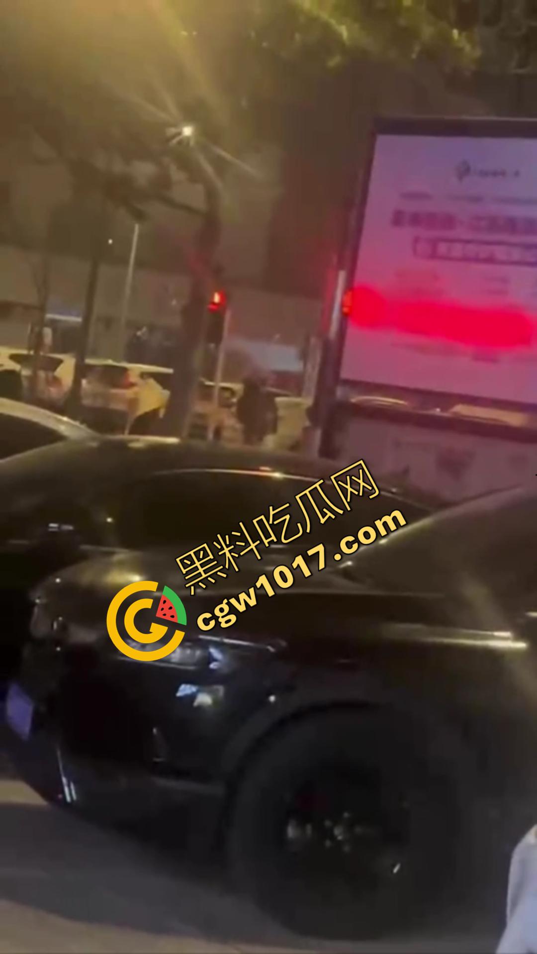 江苏连云港新浦中学街头惨案  17岁少女带着社会青年砍死父母！居然只是因为女孩要钱父母未给！ 第5张