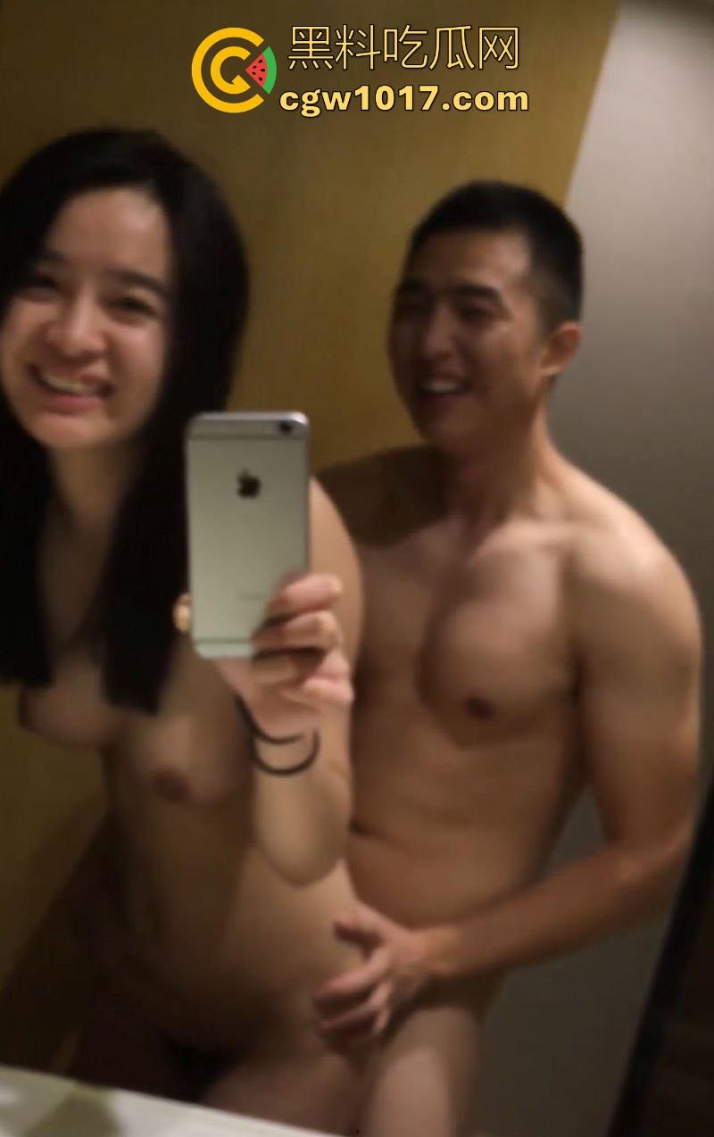 曾经哪个精神小伙如果也是能操上好逼了！跟甜美白领私下厮混，各种花式做爱，对镜后入大奶狂甩，浪叫到腿软！  第7张