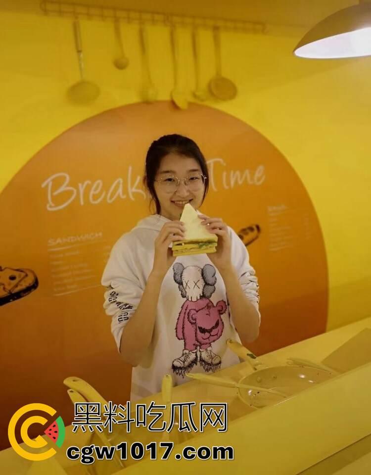 瓜友投稿：一顿海底捞＋一场电影成功拿下高二眼镜妹！嫩穴紧的差点夹爆鸡儿，可惜居然不是处了！  第2张