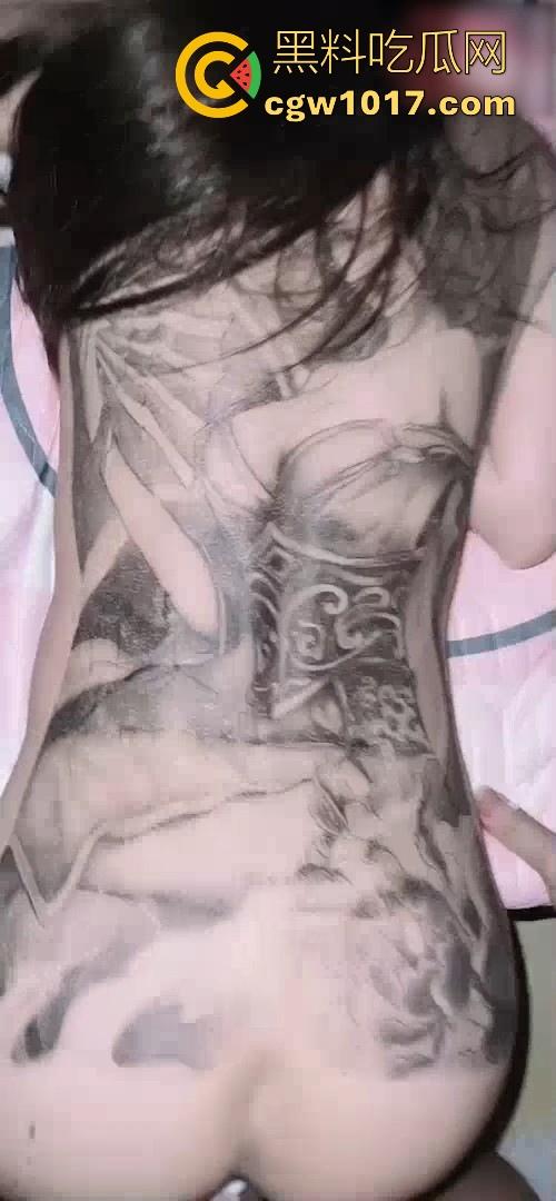 后入大满背是什么感觉？只能说看着哪背部的关公真是越操越有力气，仿佛有种魔力，根本停不下来！  第4张