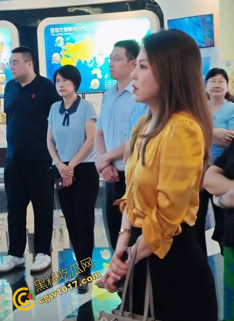 青岛未来盛世管理公司内幕大曝光：女经理【杨琨】色诱商政两界，裸照换资源，陪睡领导，私生活淫荡惊四座！  第6张