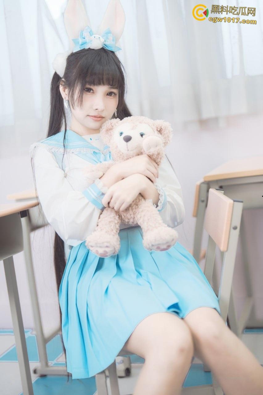 二次元女神【慕慕momo】，Cos守岸人激情泄欲，白虎玉足堪称极品，被拿着双脚疯狂抽插，娇喘诱人眼神拉丝 ！  第1张