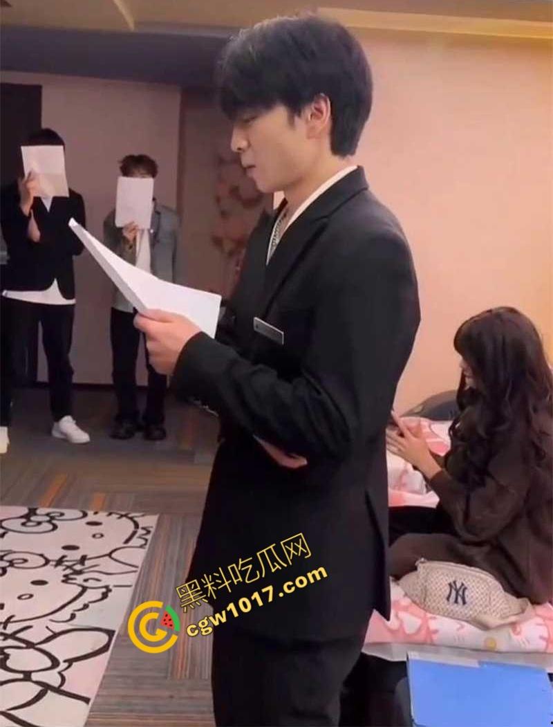 KTV会所少爷秘密训练：帅哥们的全能“修罗场”！只唱歌不够，绝技齐飞、话术奇口，为客人献身，舍命演绎“极乐餐”！  第1张