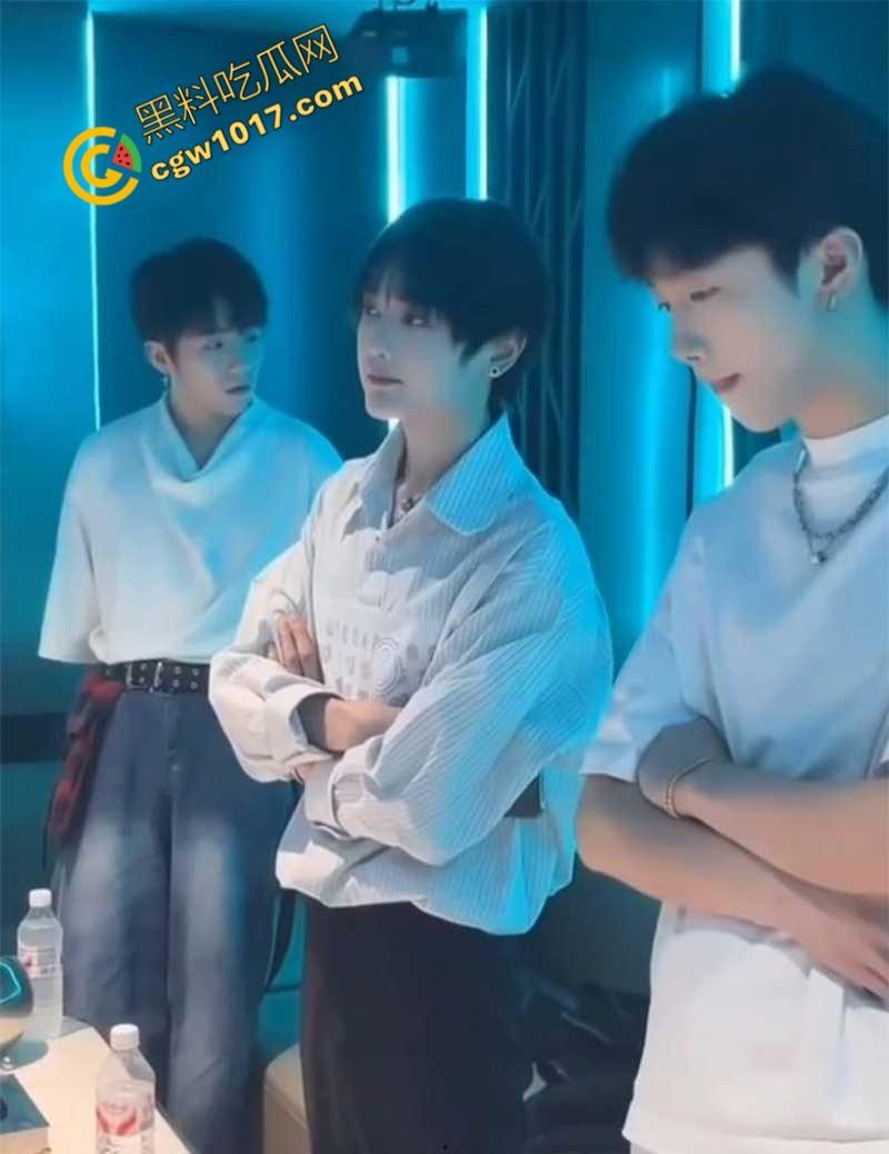 KTV会所少爷秘密训练：帅哥们的全能“修罗场”！只唱歌不够，绝技齐飞、话术奇口，为客人献身，舍命演绎“极乐餐”！  第5张