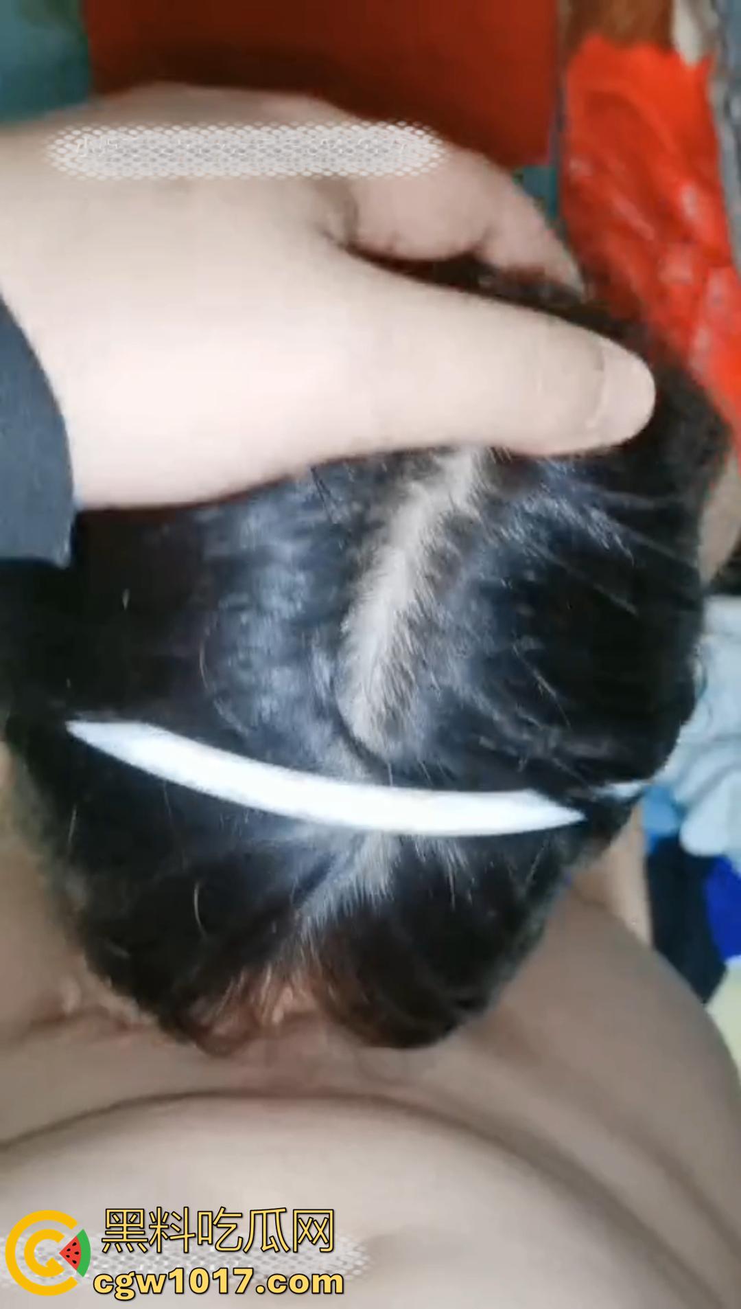 黄色主播花天价真实破处！高中巨乳妹子被开苞，插进去血流整个鸡巴上都是 妹子嗷嗷喊疼！  第5张