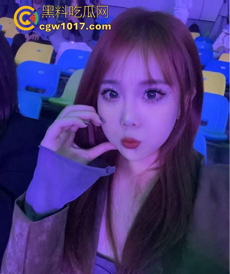 山东潍坊第二医科大学大奶母狗【许沫】欲焰焚身最骚大奶护士，各种骑乘无套猛插，胖是胖了点但胜在够骚！  第2张