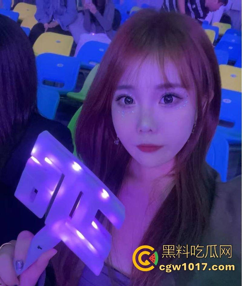 山东潍坊第二医科大学大奶母狗【许沫】欲焰焚身最骚大奶护士，各种骑乘无套猛插，胖是胖了点但胜在够骚！  第3张