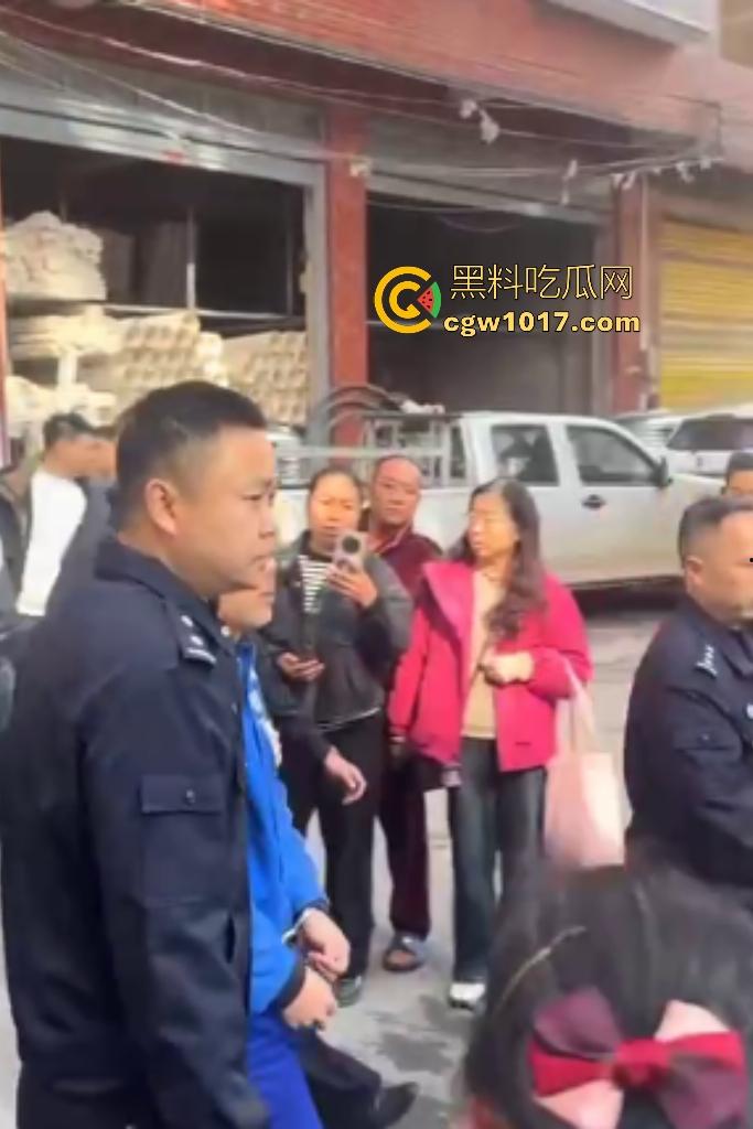 11月25日贵州习水温水偷盗140万现金的落网嫌犯指认现场，现金全数追回警方通报成功破案，不知能否还给需要的人？  第6张