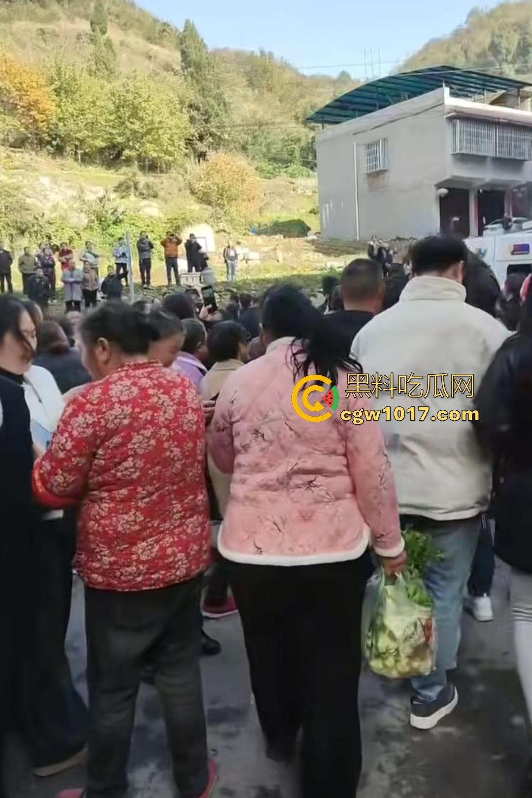 11月25日贵州习水温水偷盗140万现金的落网嫌犯指认现场，现金全数追回警方通报成功破案，不知能否还给需要的人？  第8张