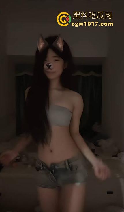 快手5.8万粉丝的精神小网红【林小桃】被金主调教爆操，真实露脸黑料私拍，小小的身体竟然藏着如此大的骚劲！  第5张