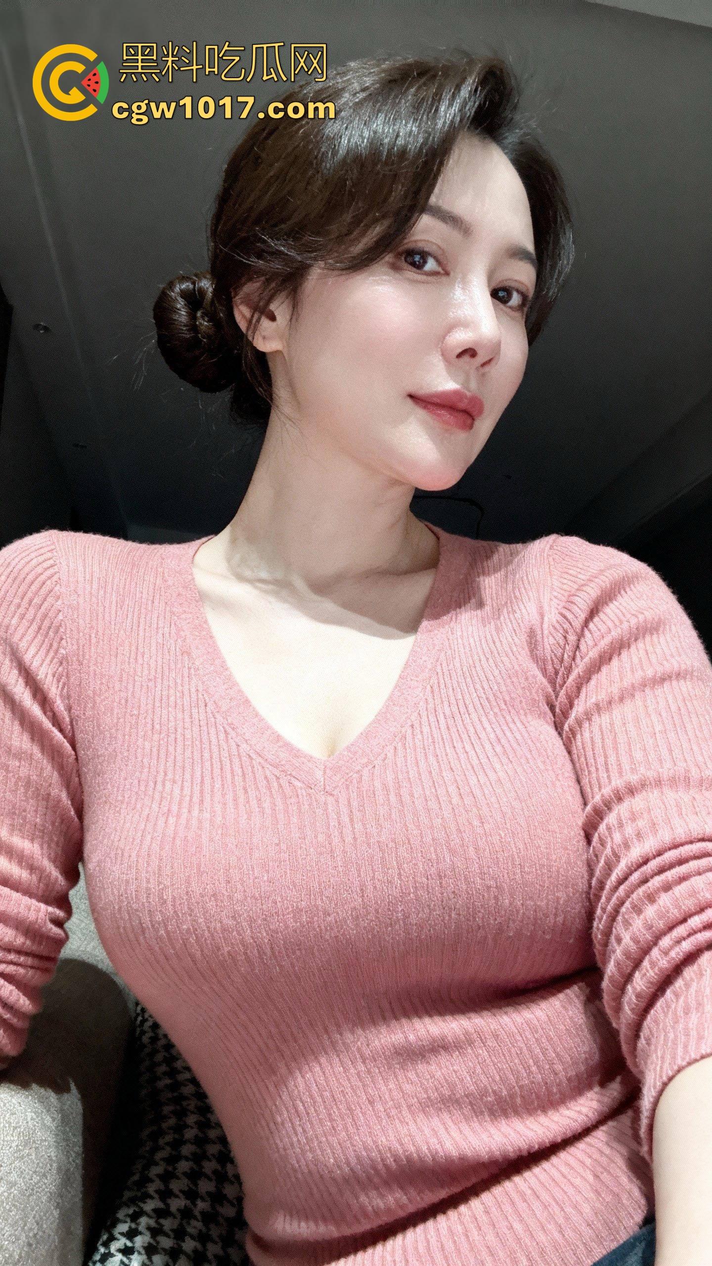 老款A8在线榨精，熟女人妻的极致性爱，露脸口爆内射，大奶肥臀全自动骑乘，熟女犹如酒是陈年的好，越陈越香！  第3张