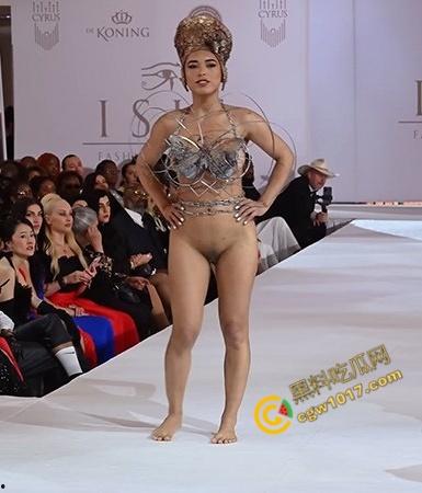 赤裸人肉T台狂肆绝伦！名模疯狂展示肉体，雪白胴体用猫步献上视觉大饱餐，美乳荡漾，宣告时尚之美！  第5张