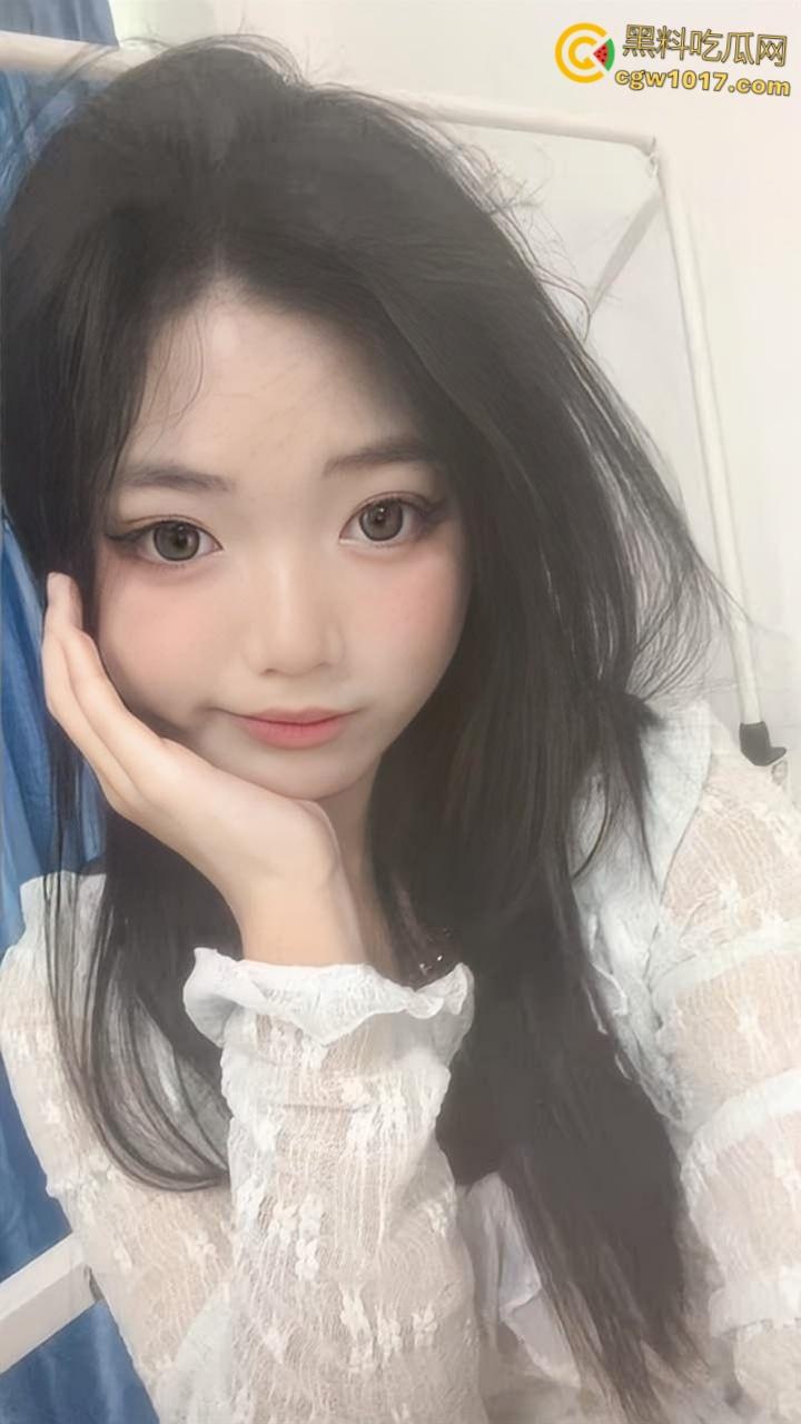 约炮大神【石先生】，约炮极品JK小萝莉，跪地口交被按头深喉，粉裙掀起美腿大开狂操，娇滴滴的呻吟超诱人！  第2张