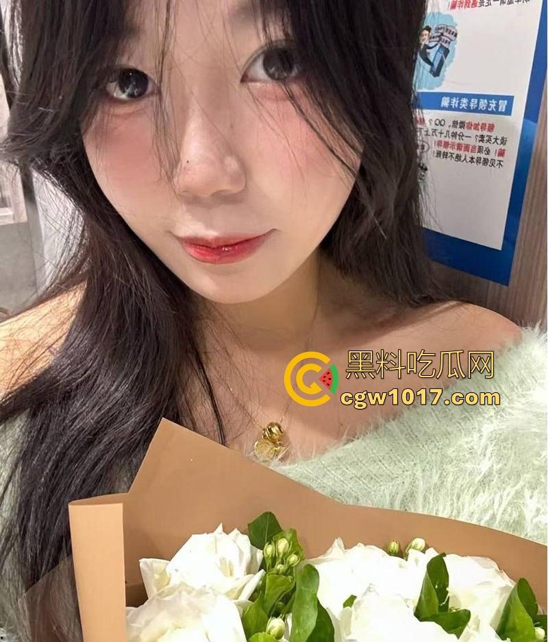 湖北师范大学萝莉学妹【温琬玲】反差跪床深喉口爆，狗链牵引翘臀后入爆操，与男友性爱视频曝光泄露！  第7张