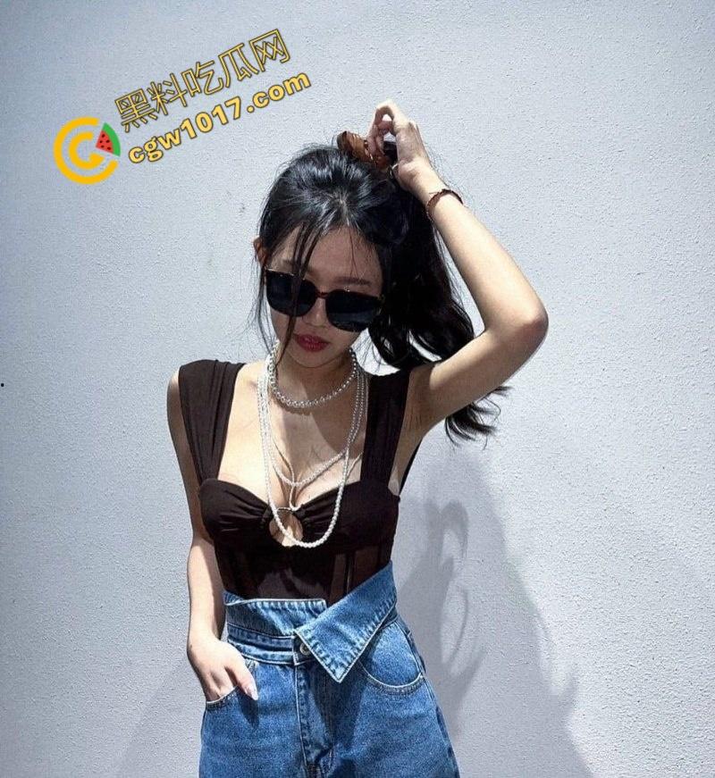 杭州美少妇【冯霏霏】与老公兄弟偷情视频烈火撩人，翘臀淫浪，无套激战，无尽快感爆棚，让人欲火焚身，欲罢不能！  第5张