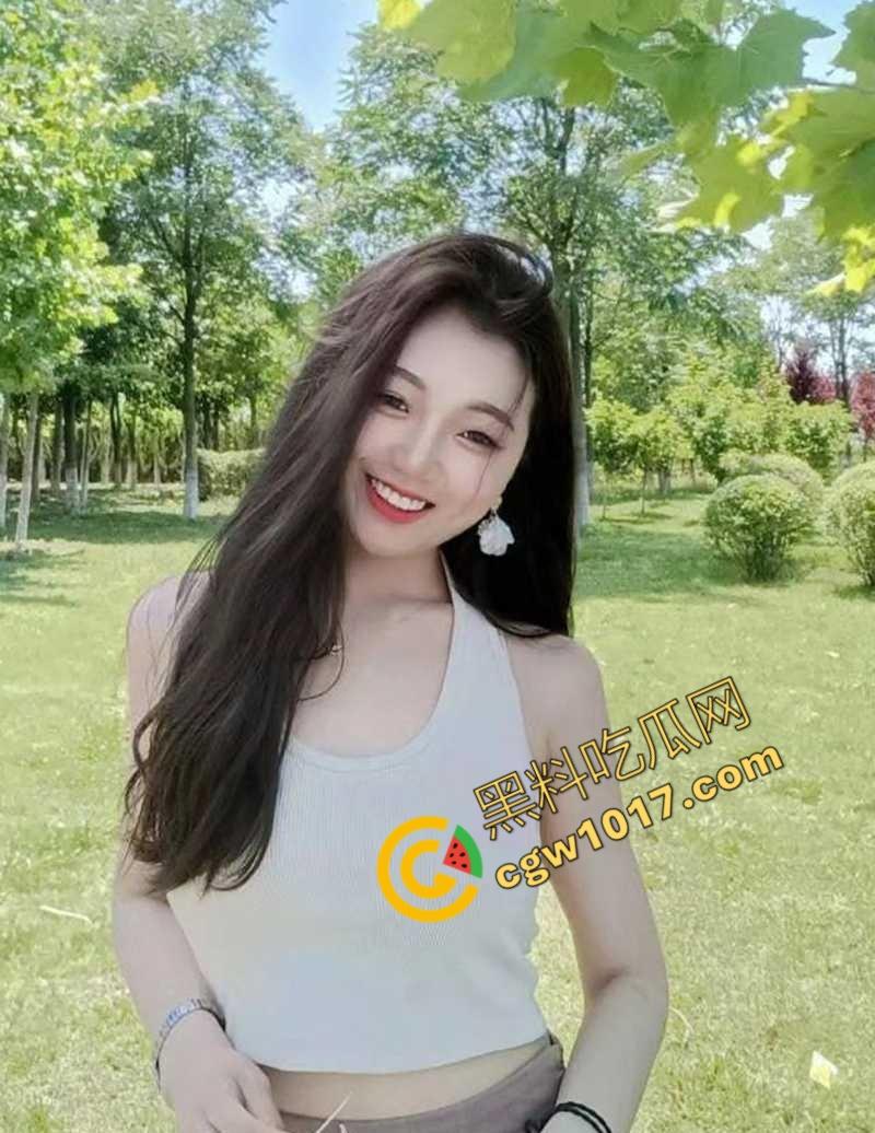 钦州骚妹【吴琪雪】乱伦丑闻炸翻全网：被亲爹无套内射，打胎后再度狂欢，前男友怒曝聊天记录毁三观！  第1张