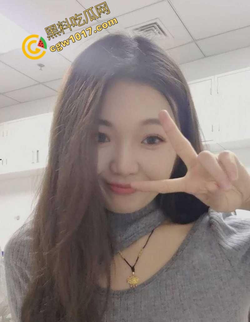 钦州骚妹【吴琪雪】乱伦丑闻炸翻全网：被亲爹无套内射，打胎后再度狂欢，前男友怒曝聊天记录毁三观！  第3张