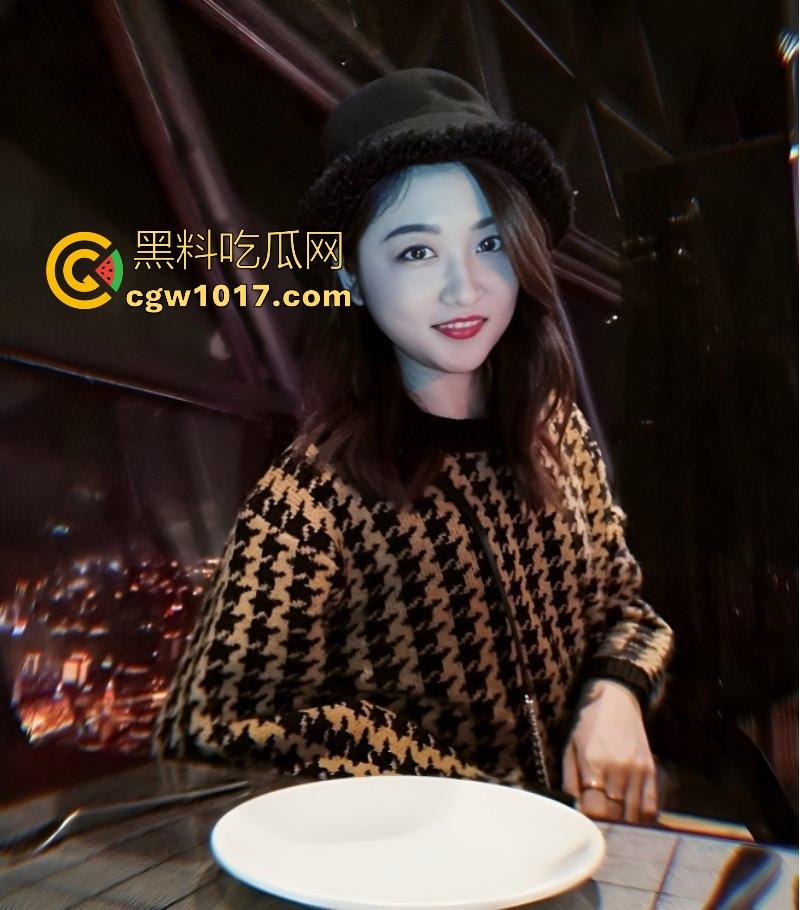 大佬分享一个月2万包养的极品女大，从白月光到淫语母狗只需要2万，无套猛插跪地舔屌手到擒来，真反差了！  第2张