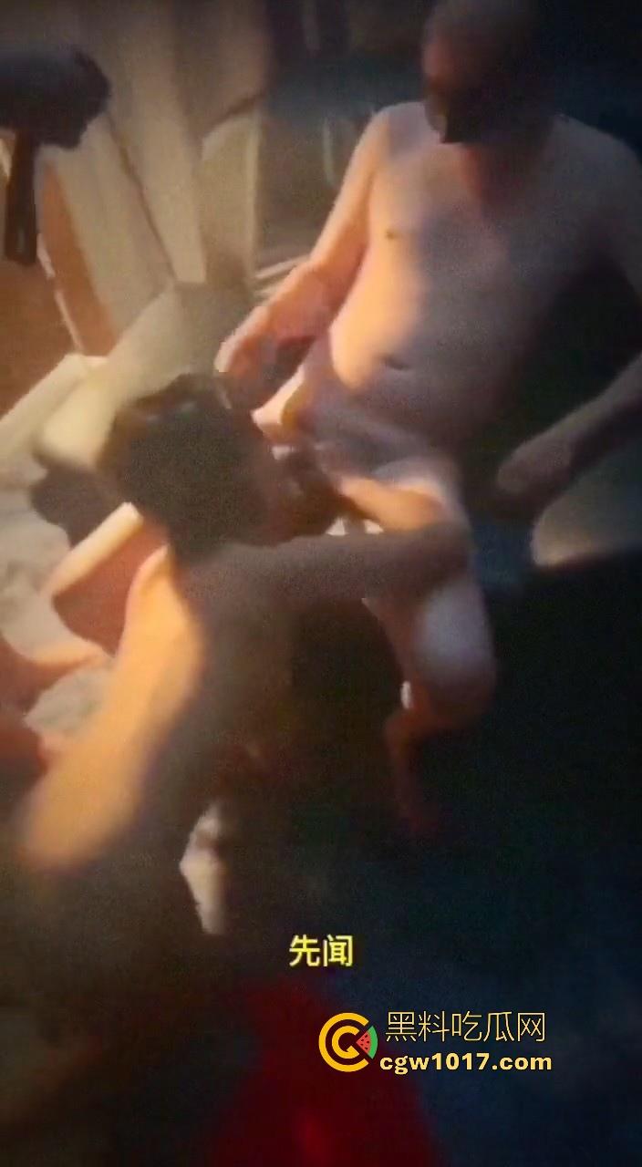 搞笑东北话调教母狗！3P群交两王战一后，好好的群交大片硬生生的给东北话搞破防了，刚硬的鸡巴瞬间软了下去！  第6张