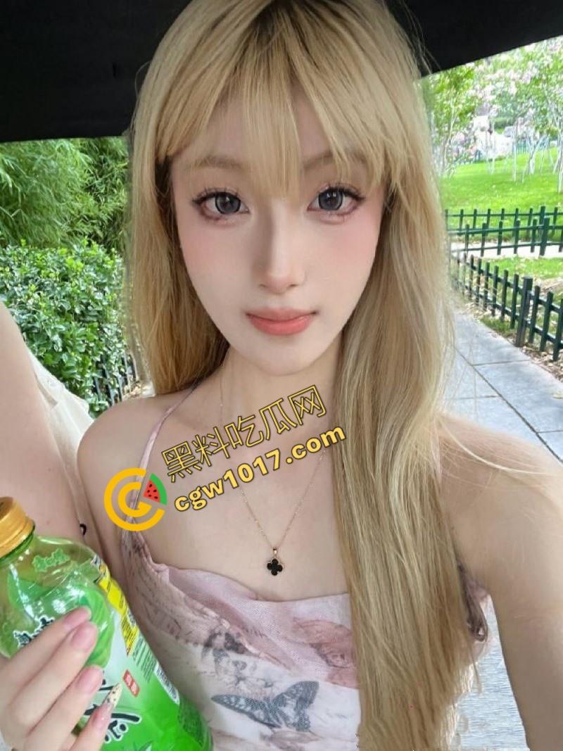 潍坊反差萌舞蹈生狂野视频炸网！34D巨乳乱颤，高铁厕所疯狂乱交！清纯脸下的妖艳野战，让你欲望无限！  第2张