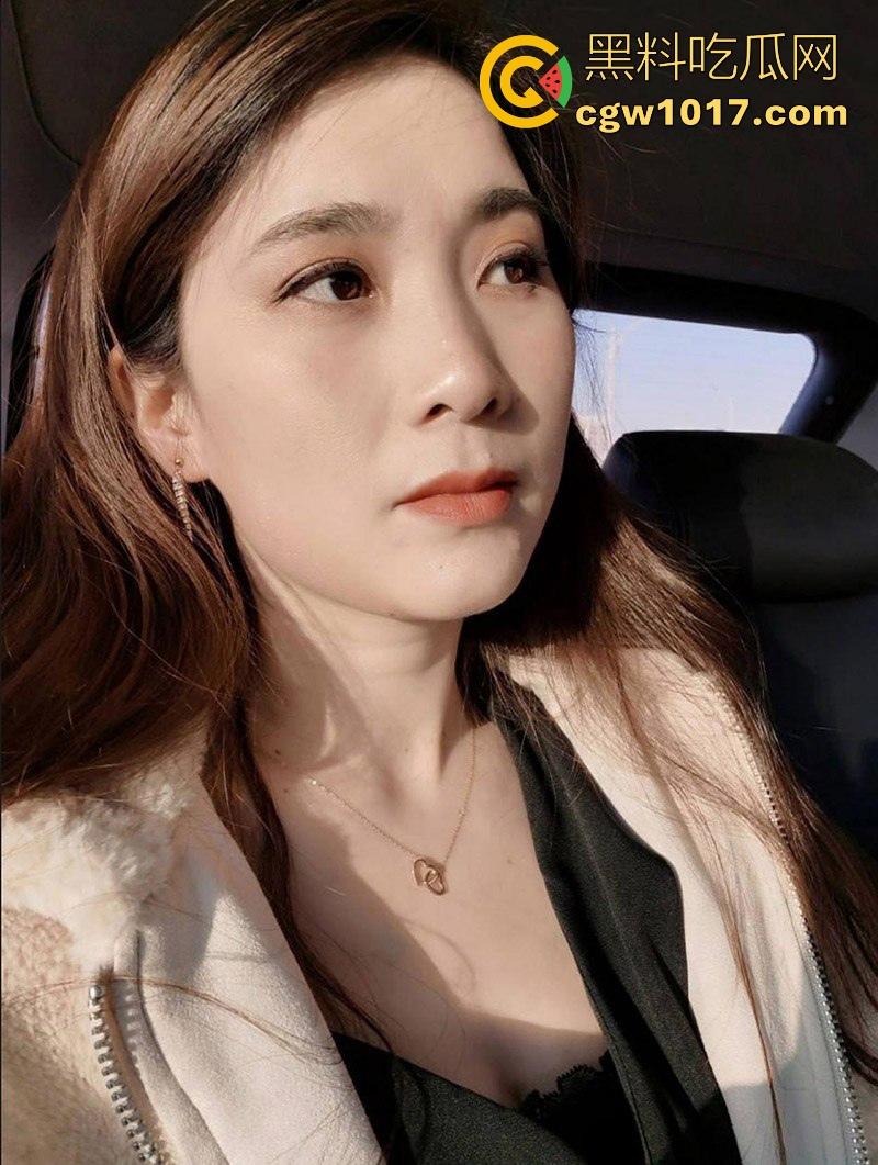 浙江丰满巨乳熟女日常性爱日常！奶子雪白丰满，屁股翘得犯规，从后面一插到底，啪啪声震天响！  第2张