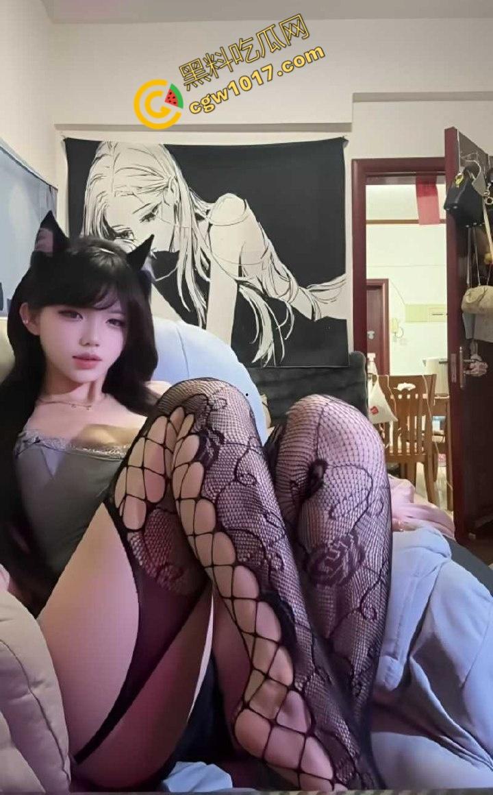 抖音网红【小飞粥】惊爆黑料，甜美人设骤变成浪女，情趣内衣骑乘豪放，后入爆操内射嫩穴，彻底颠覆粉丝心中形象！  第9张