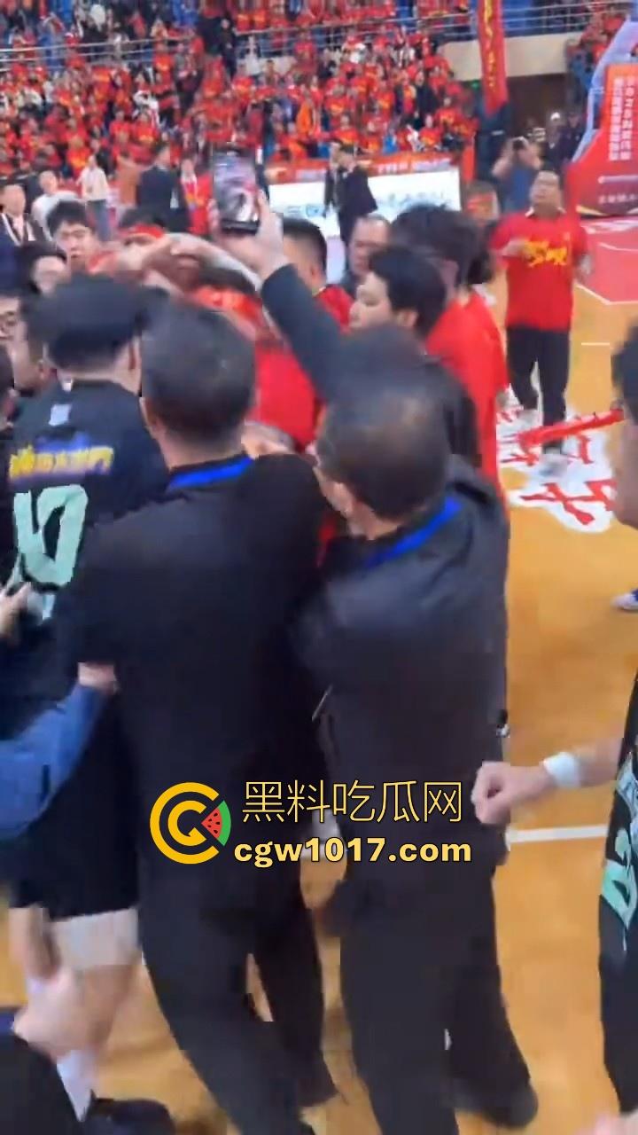 浙BA篮球联赛爆发大冲突！绍兴球队输不起，打完后还要打球员，真应了那句话，喝绍兴黄酒，打各地朋友！  第8张