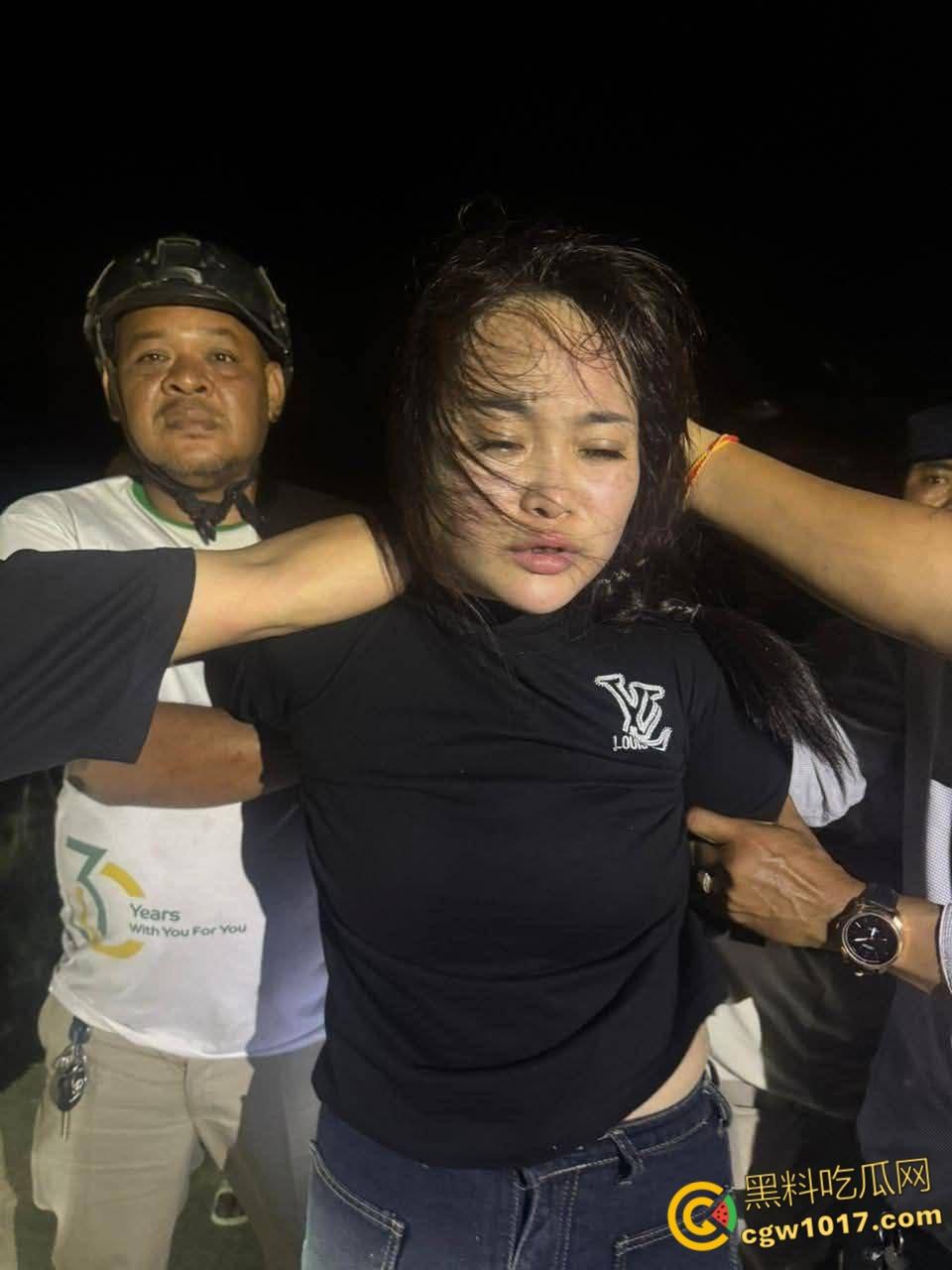 柬埔寨劫法场，黑衣大嫂一人一枪为爱冲锋，递枪救走6名同伴，现在每个大哥心中都有一个越南大嫂梦 ！  第4张