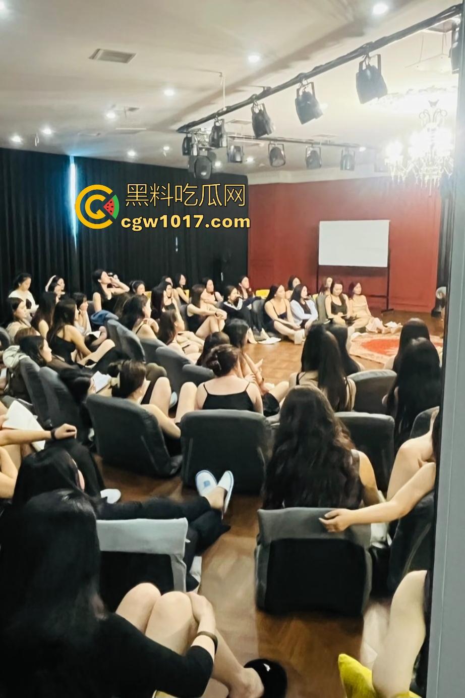 杭州性商学院训练营教如何当女人！伊兰迪正宫娘娘1V1传授性爱技术，课堂秒变大尺度活春宫！  第3张