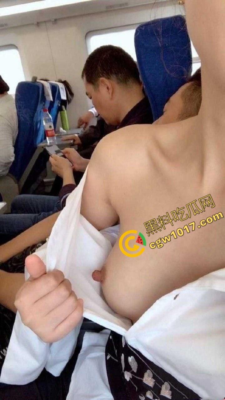 全网爆火高铁短发美少女曝猛料：靠卖片敛财，户外放尿摄人，曲线玲珑身材火辣，吸引无数网友疯狂交流！  第8张