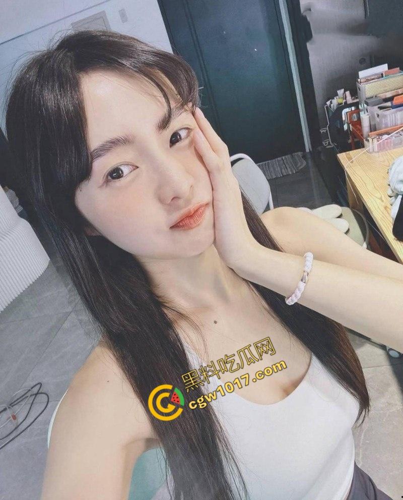 台娱爆出更劲爆丑闻！知名女星【简廷芮】婚内荒淫小鲜肉，感谢老公黑料满天飞，【粿粿】助纣为虐！淫乱姐妹花暴露糜烂生活！  第3张