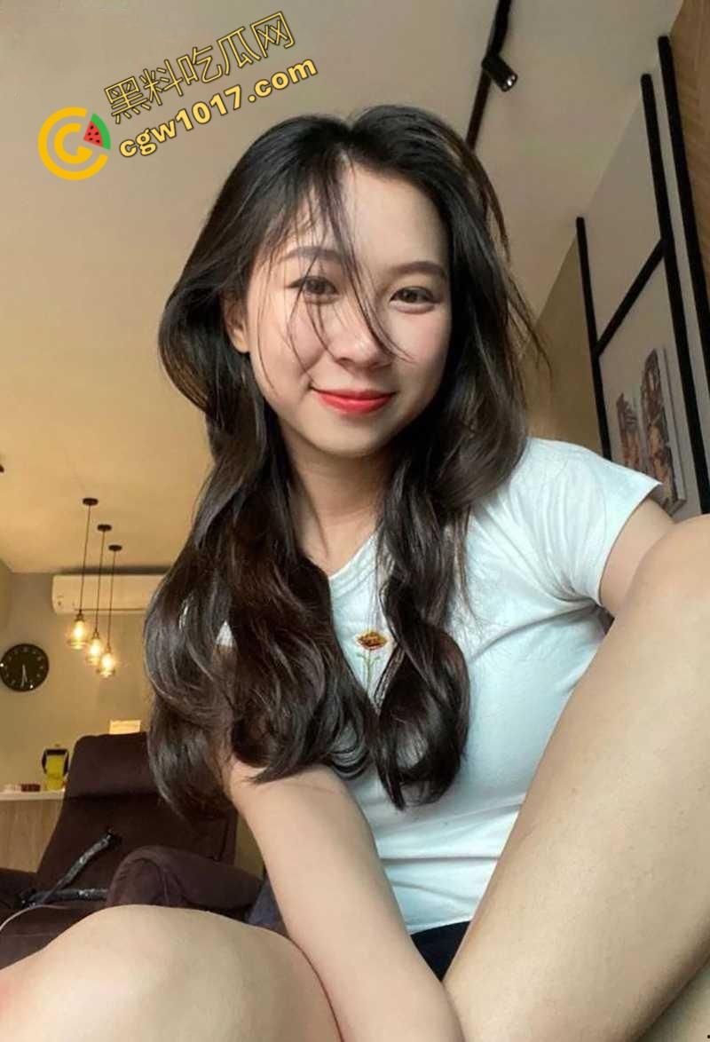 北京金融白领【韩雨婷】偷情视频爆光：日常贤妻夜间荡妇，办公室与领导交欢，深喉跪舔无下限，淫贱至极！  第5张