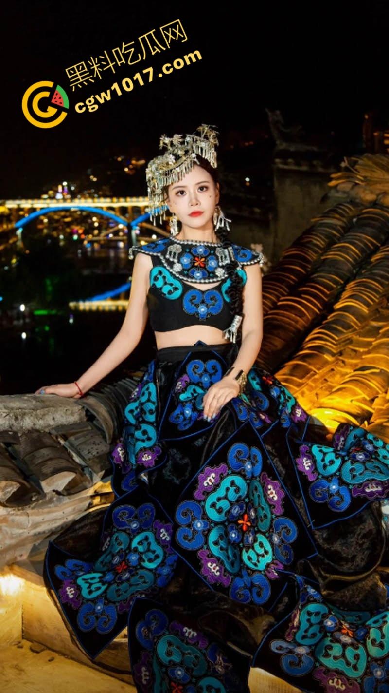 抖音网红【达丽小阿姨】慵媚无边！红蕾锁魂吸力十足，翘臀乱颤，乳波荡漾，男人猛攻不停，浪叫连天，淫靡现场！  第2张