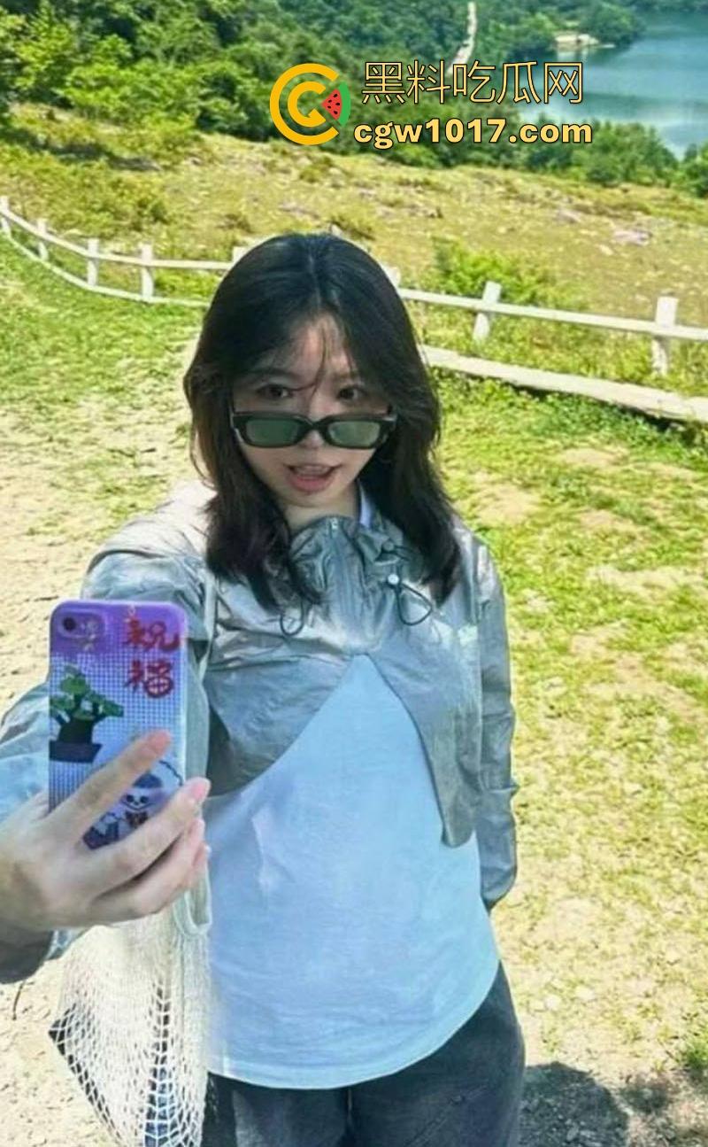 河北工业学院微胖母狗【王如梦】反差母狗道具调教，甜美外表彻底崩坏，花式抽插后入，现已是合格母狗炮架！  第3张