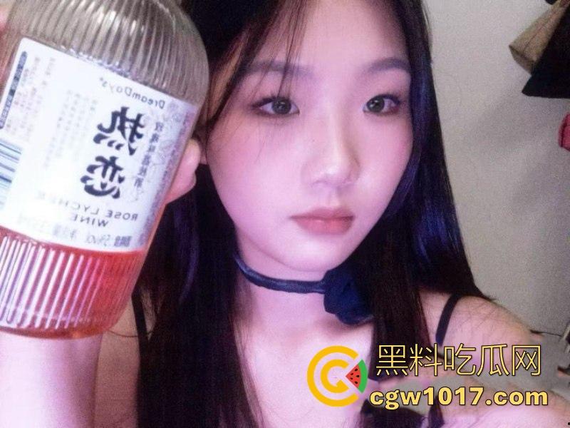 天津体育学院音乐系学姐与体育男友激情自拍泄露，丰满学姐配180体育学弟注定是场恶战，骚货自带M属性床上功夫深厚！  第6张