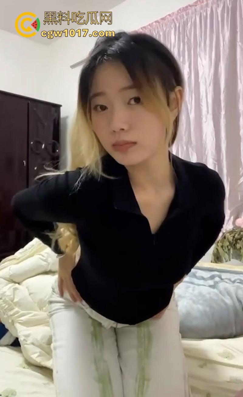 广西大学清纯大一女大【叶雯雯】可爱学妹露脸自慰，私下无比风骚，粉嫩小穴被男友爆操到合不拢！  第2张